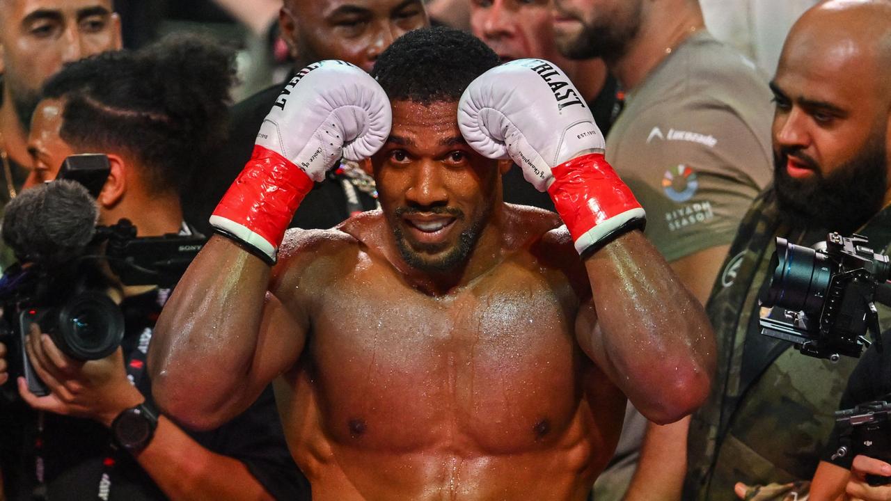 Anthony Joshua pays tribute to friends killed in Nigeria crash