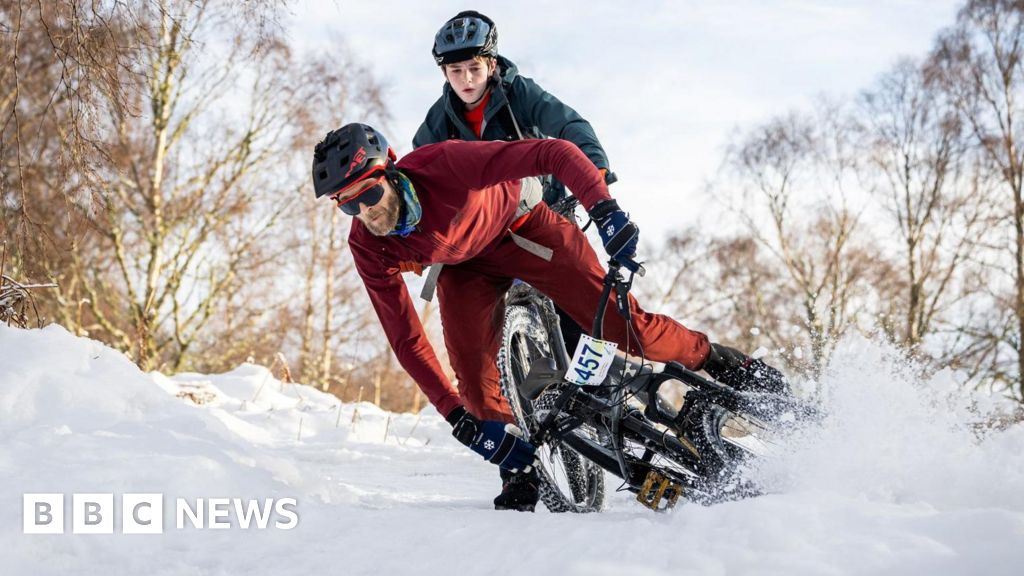 Scotland's snowy 24-hour mountain bike race