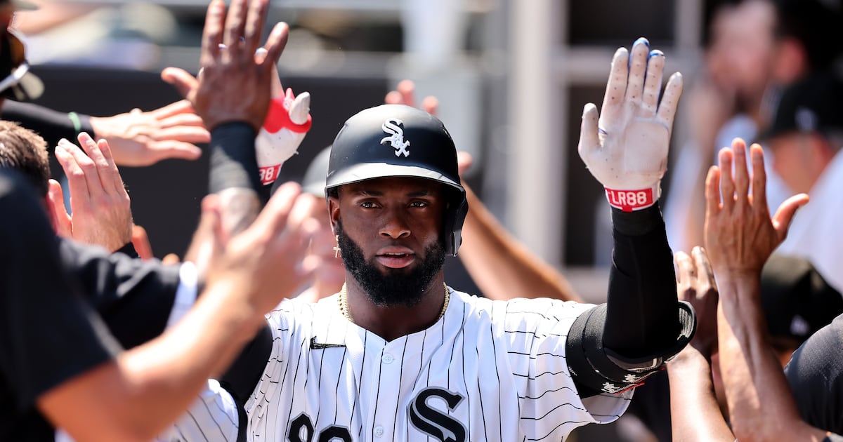 New York Mets land OF Luis Robert Jr. in deal with Chicago White Sox