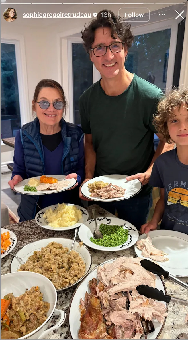 Sophie Grégoire Trudeau posted a photo on Instagram of her ex-husband, Justin Trudeau, enjoying a Thanksgiving dinner with family on Monday.