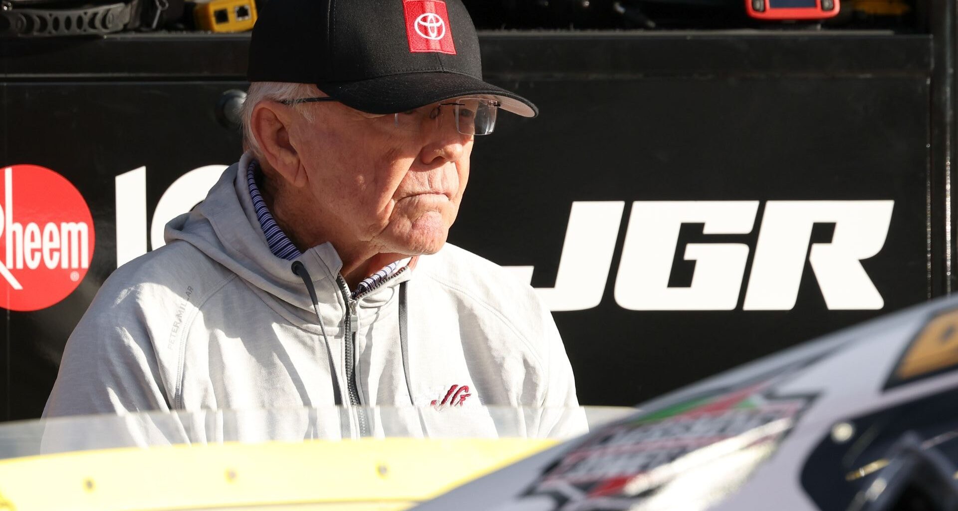 Joe Gibbs (L) and John Madden (R)