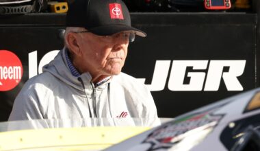 Joe Gibbs (L) and John Madden (R)