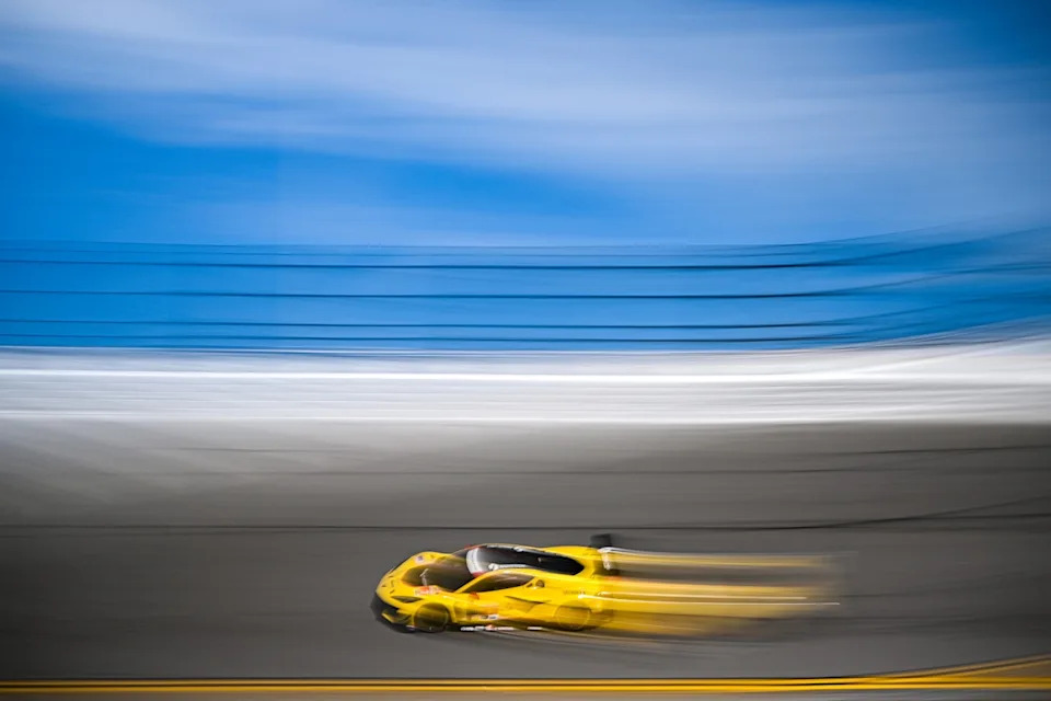 #3 Corvette Racing by Pratt Miller Motorsports Corvette Z06 GT3.R: Antonio Garcia, Alexander Sims, Marvin Kirchhöfer