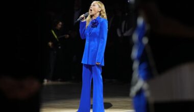 Heckler yells 'leave Greenland alone!' during US national anthem at NBA game in London