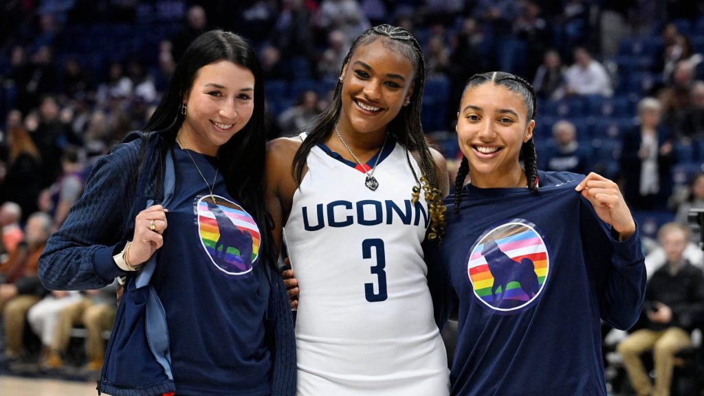 Aaliyah Edwards returns to UConn to enter Huskies of Honor