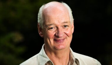 Colin Mochrie postpones comedy shows for emergency surgery