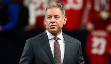 Report: Hall of Fame QB Troy Aikman to help with Dolphins' GM search