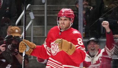 Detroit Red Wings sign D Ben Chiarot to three-year extension