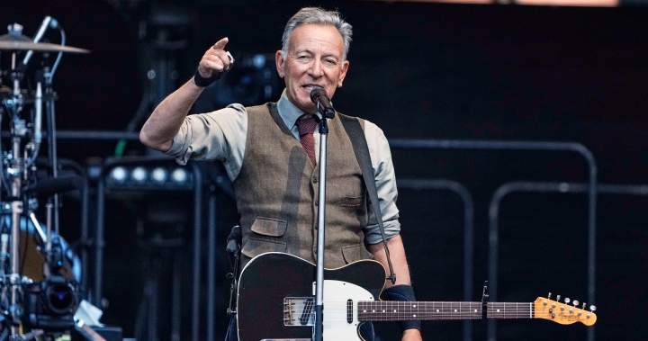 Bruce Springsteen tells ICE to ‘get the f–k out of Minneapolis’ during show - National