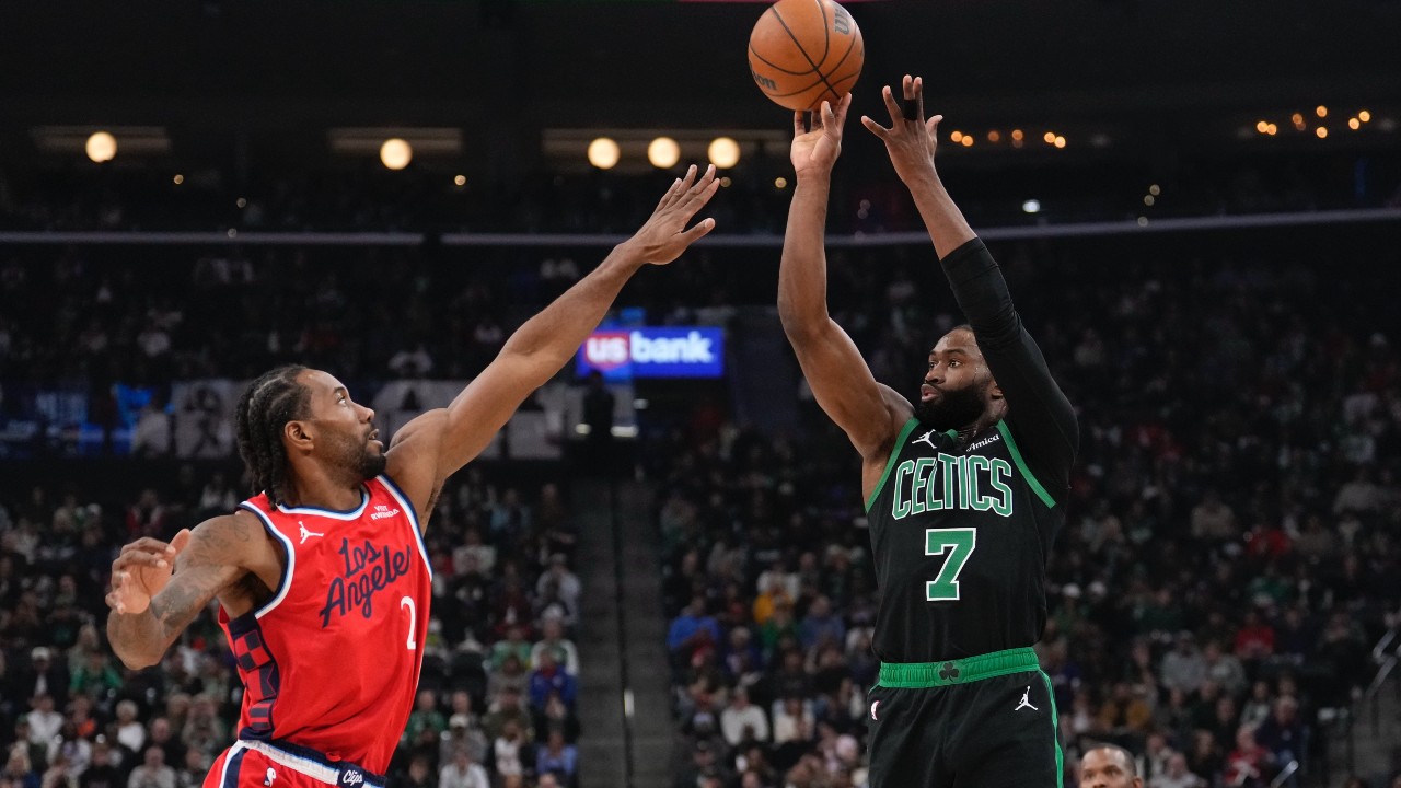 Brown ties career-high with 50 points in Celtics' romp over Clippers