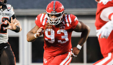 Stamps extend American defensive lineman Charles Wiley