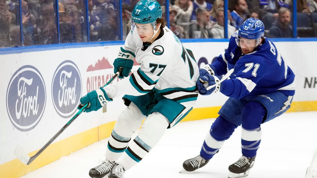 Lightning's Cirelli suffers injury vs. Sharks