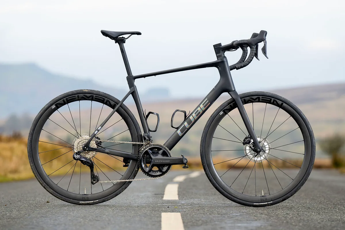 Pack shot of the Cube Attain C:62 SLT road bike