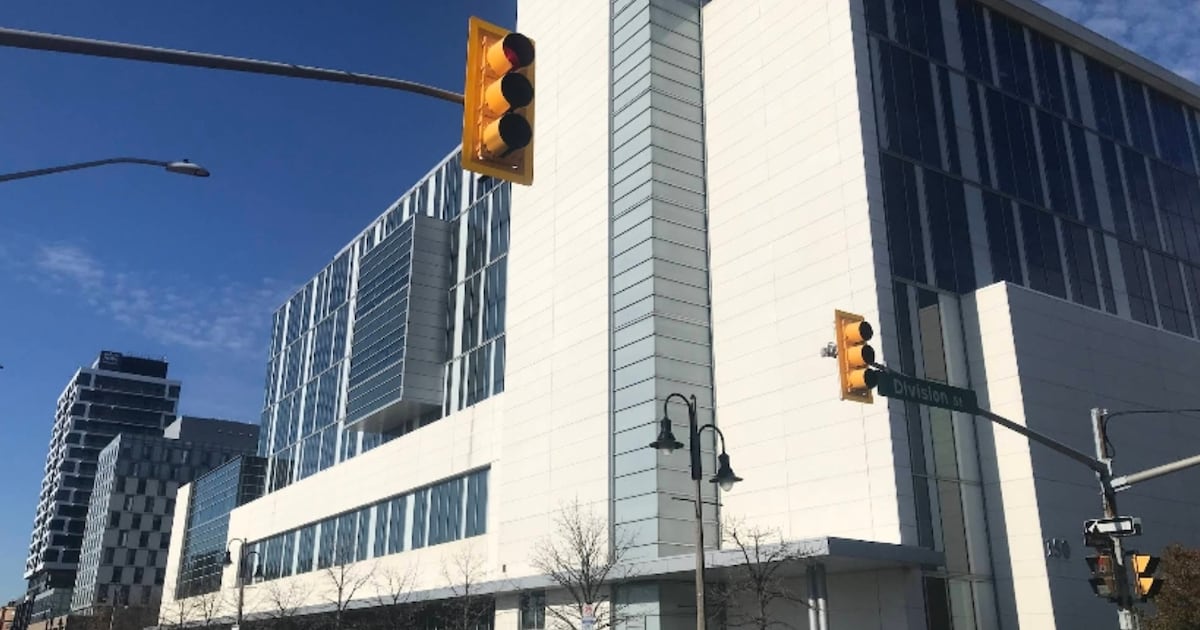 Durham cops accused of assaulting lawyer at Oshawa courthouse