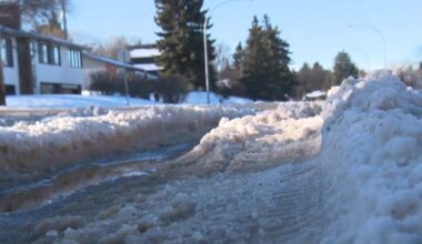 Edmonton snow-clearing raises mobility concerns as mayor recognizes change is needed - Edmonton