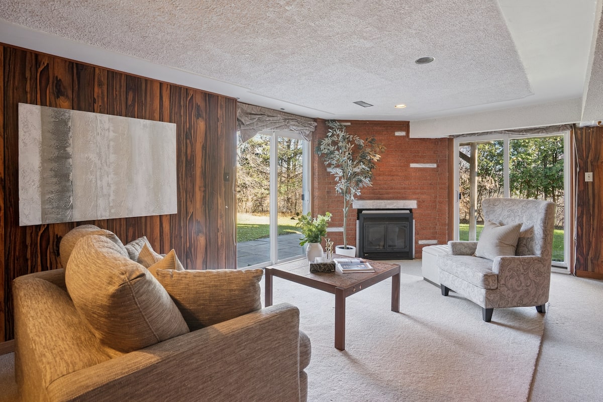 Markham townhouse gets nine offers, sells for $200,000 over asking