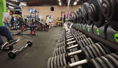 A new year often comes with health and fitness goals, but many people might not know where to start. While traditional commercial gyms are a good option, there are many alternatives depending on what you want to achieve. (Photo: Supplied / Edge Fitness)