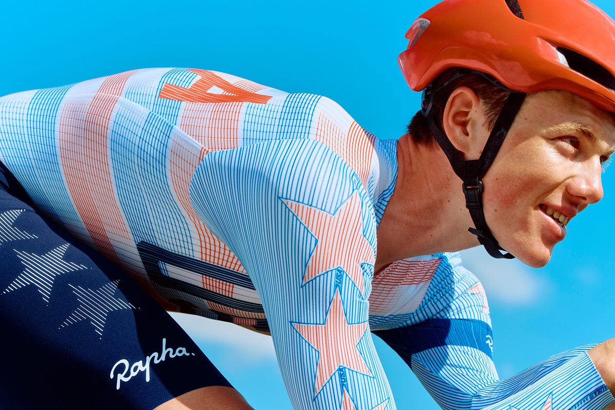 Elouan Gardon, para cyclist wearing Rapha USA Kit