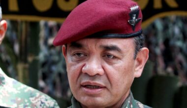 Ex-army chief applies for early retirement effective Jan 1 [WATCH] - NST Online