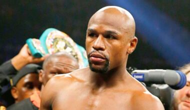 Hall of Fame referee says Floyd Mayweather should have really lost one fight