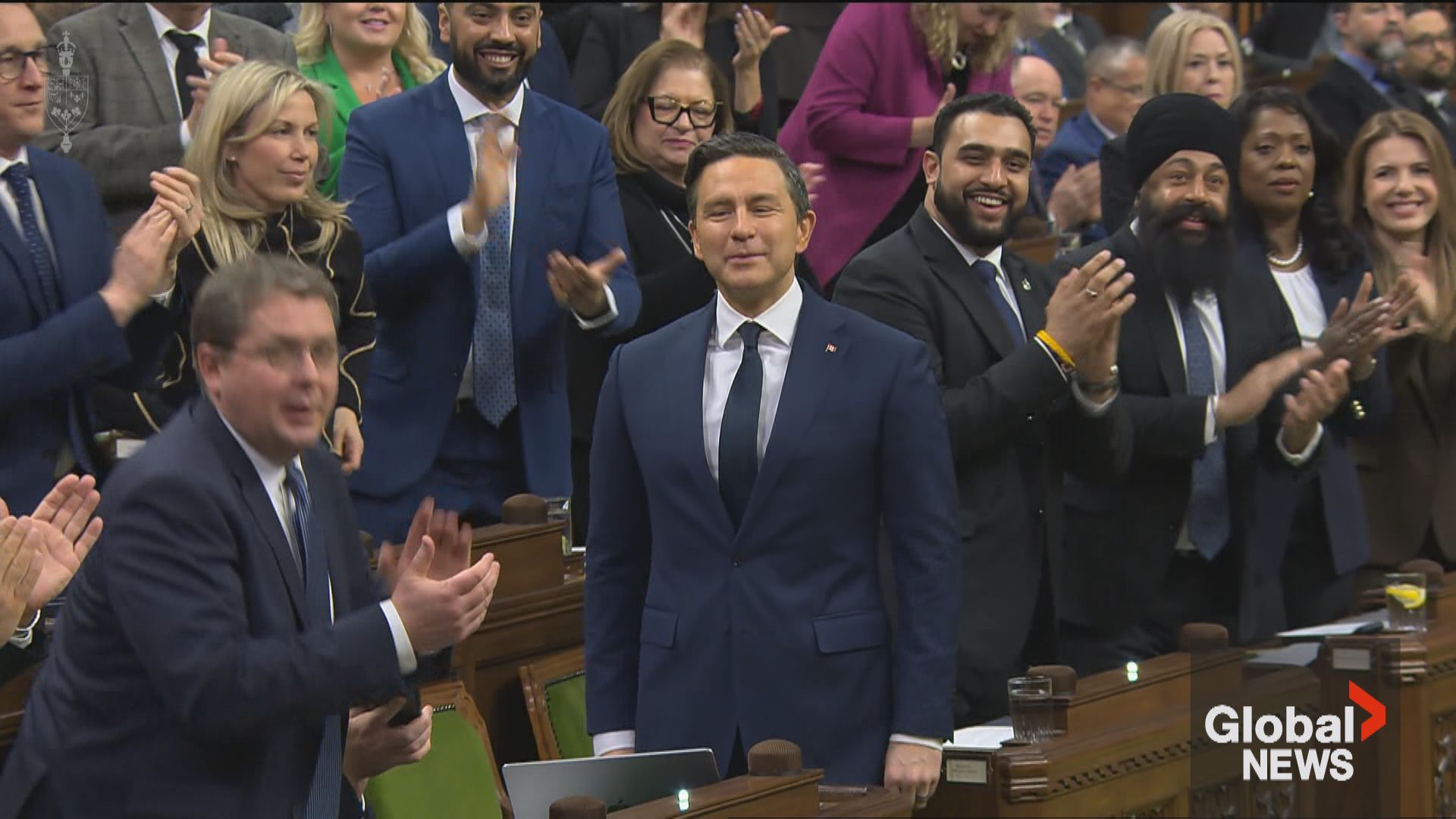 Click to play video: 'Conservatives face pivotal leadership review as pressure mounts on Poilievre'