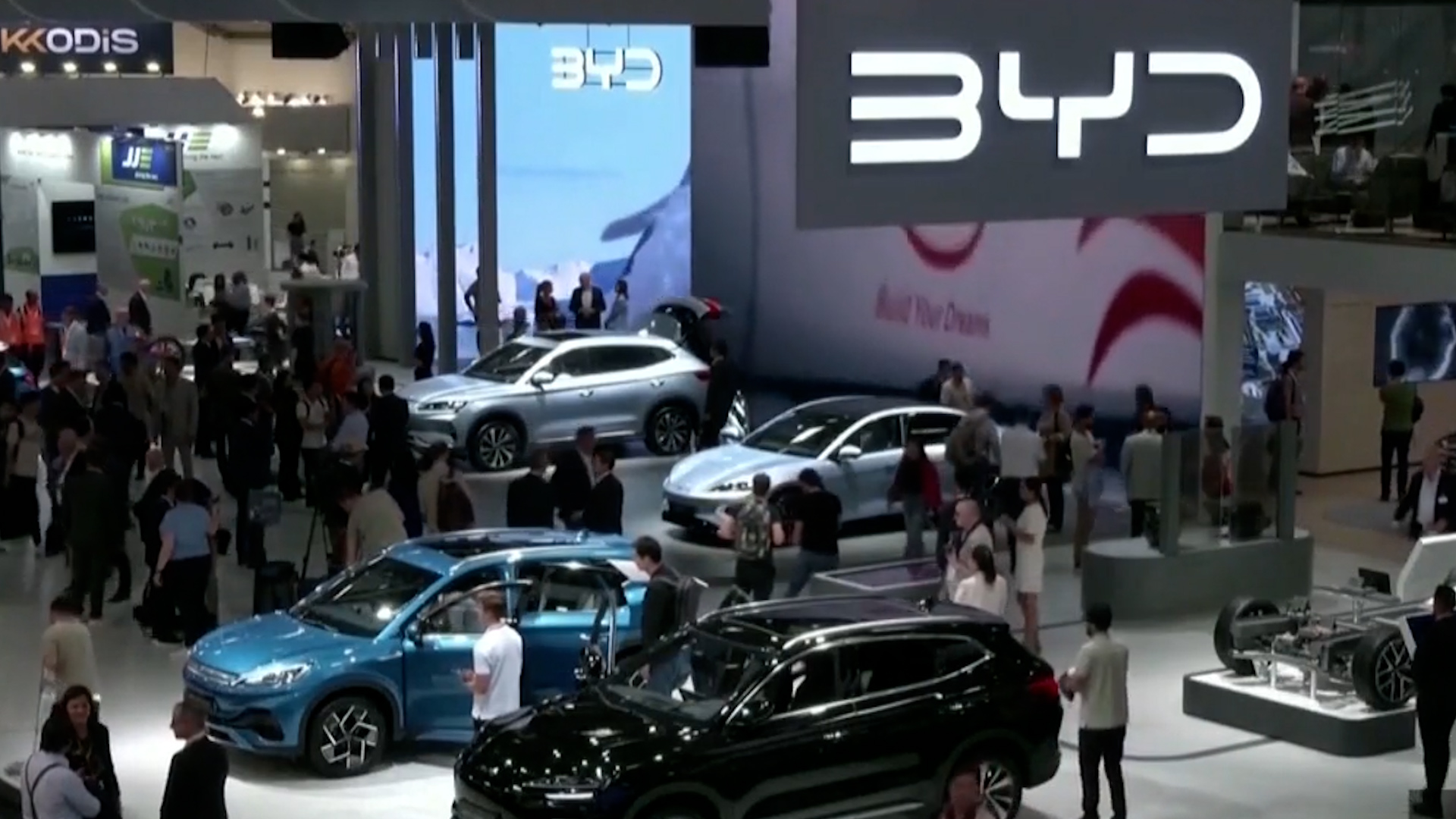 Click to play video: 'Carney’s new Canada-China trade deals brings mixed reactions'