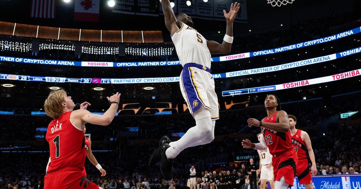 Deandre Ayton makes Los Angeles Lakers history by making 10 shots without a miss in win over Toronto
