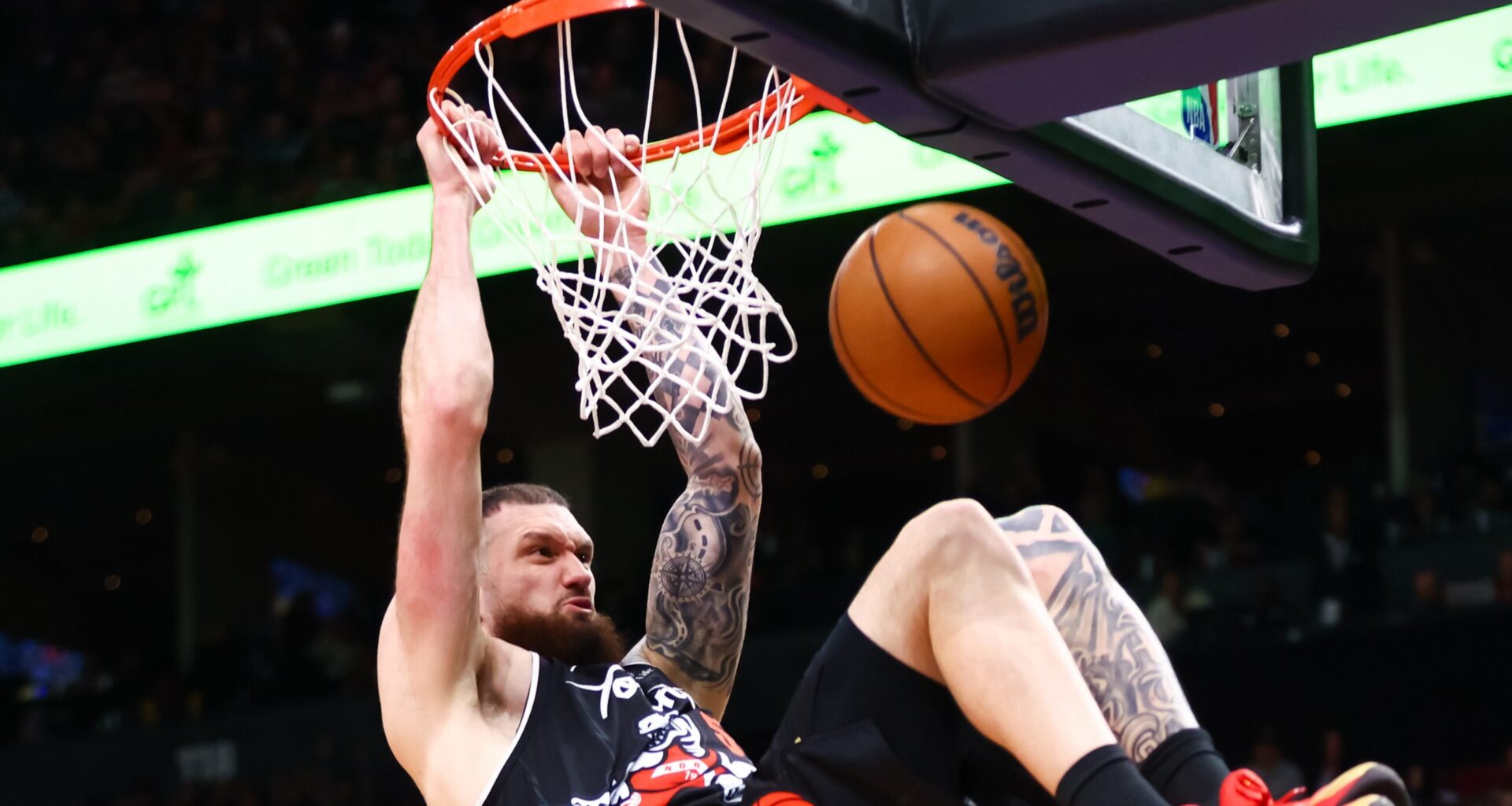 Victor Wembanyama exits game vs. Knicks with left knee hyperextension