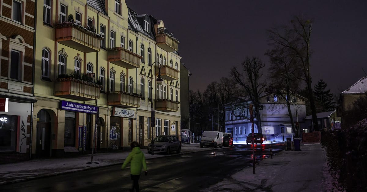 Berlin mayor under fire for playing tennis while city froze during blackout – POLITICO