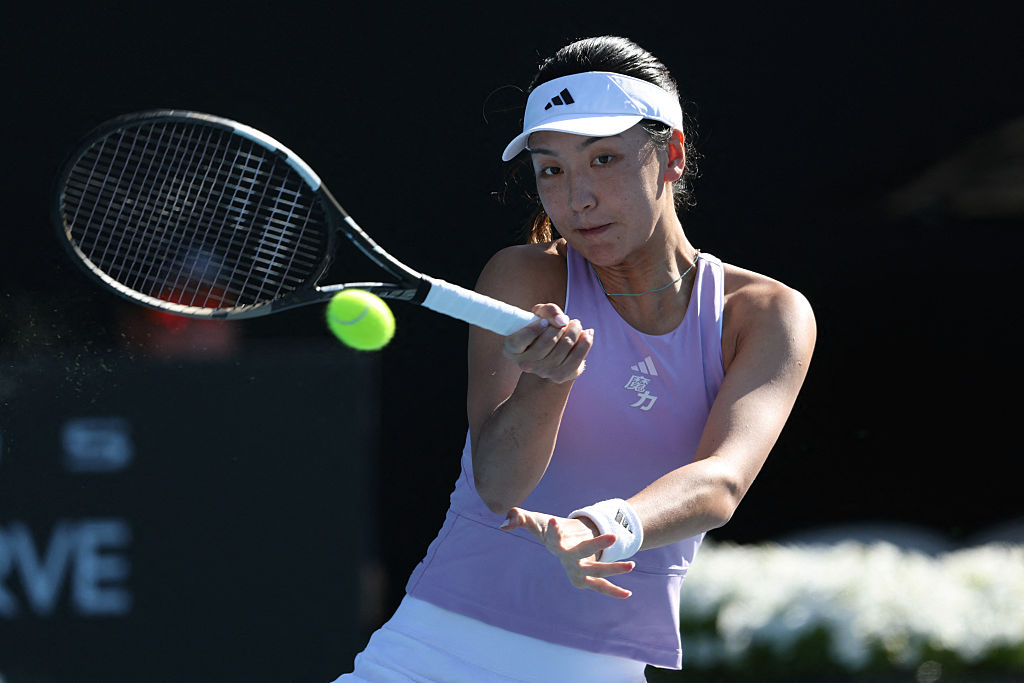 Four hours later in Auckland, Wang and Svitolina move on