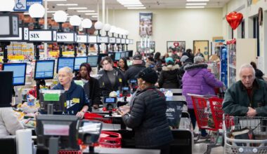 4 Charts That Explain Why The Economy Is Growing But Doesn't Feel Like It