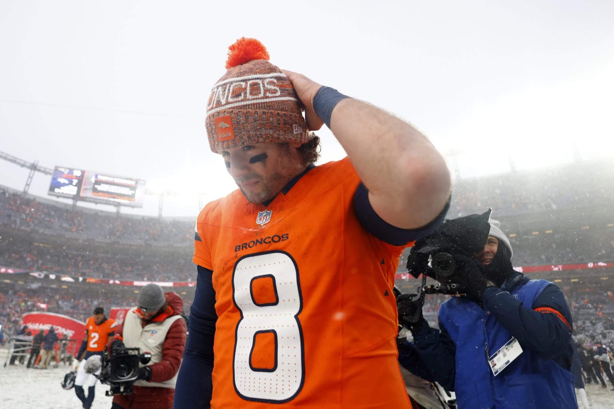 Tony Romo and Jim Nantz were unremarkable. That’s a win for CBS these days