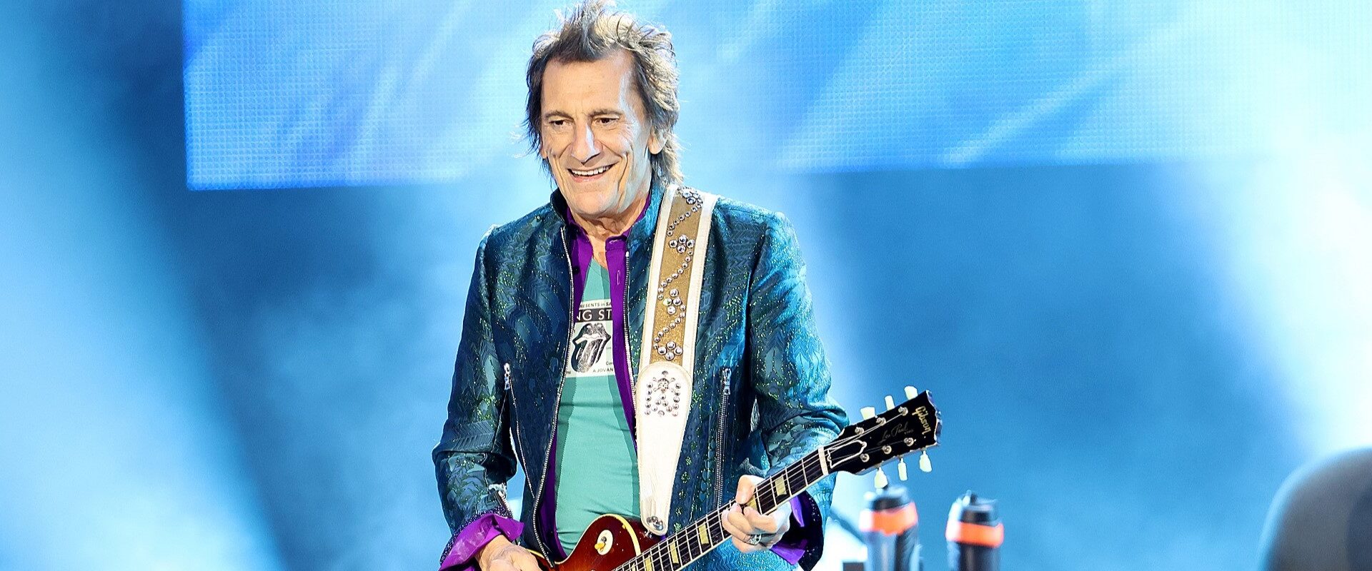 Watch Ronnie Wood’s Performances of a Faces Classic and Two New Songs on the U.K. New Year’s Special ‘Jools’ Annual Hootenanny’