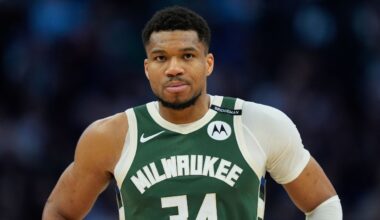Report: Teams holding trade talks in hopes of Giannis becoming available