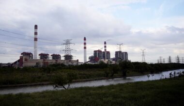 Renewables push China's fossil‑fuelled power into first annual drop in 10 years