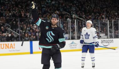 Shane Wright scores twice as Seattle Kraken extend win streak to 3 games with win over Toronto Maple Leafs