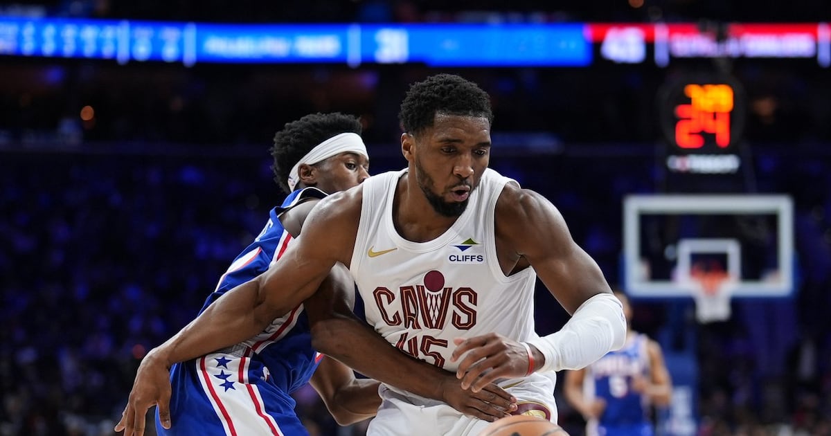 Donovan Mitchell has 35 points to power Cleveland Cavaliers past Philadelphia 76ers; Darius Garland exits with foot injury
