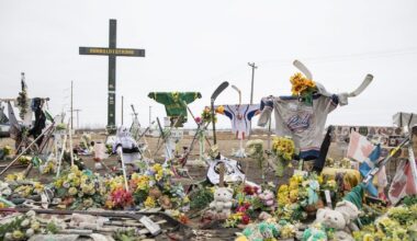 ‘Not their story to tell’: Broncos families angry over Netflix hockey tragedy series - CTV News