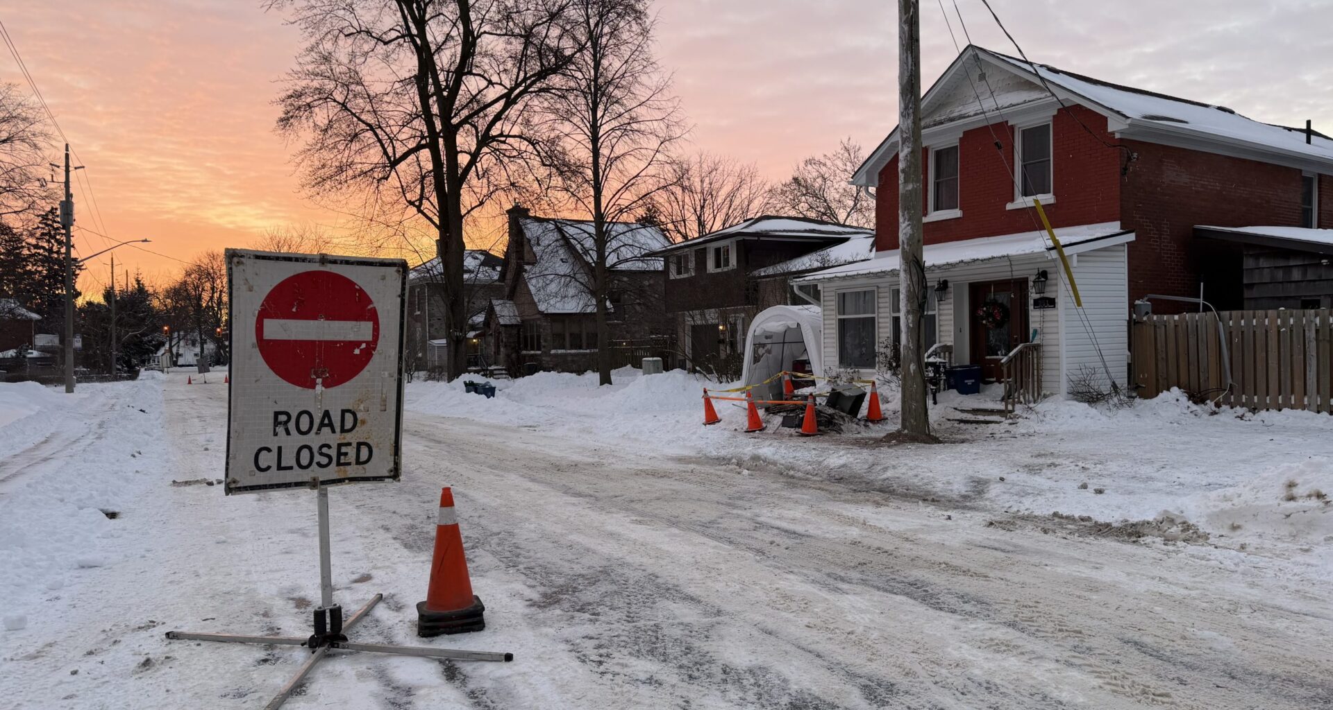 Vehicle crashes into hydro pole before driver flees