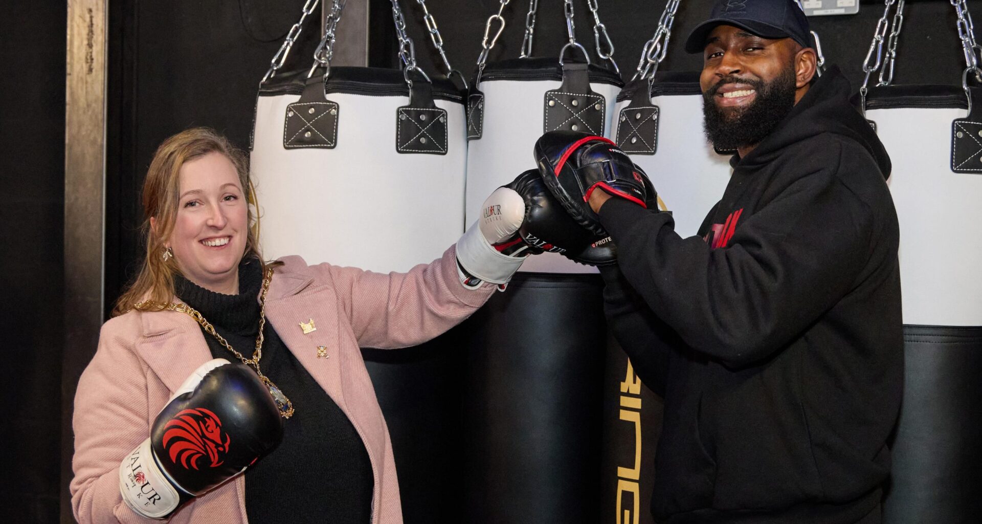 Mayor packs a punch to help launch new boxing gym in Lichfield