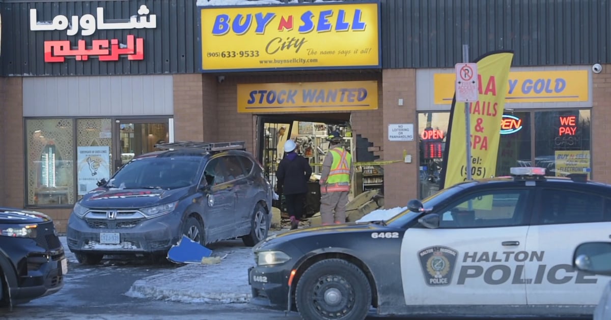 Burlington jewelry store robbery: suspects wanted