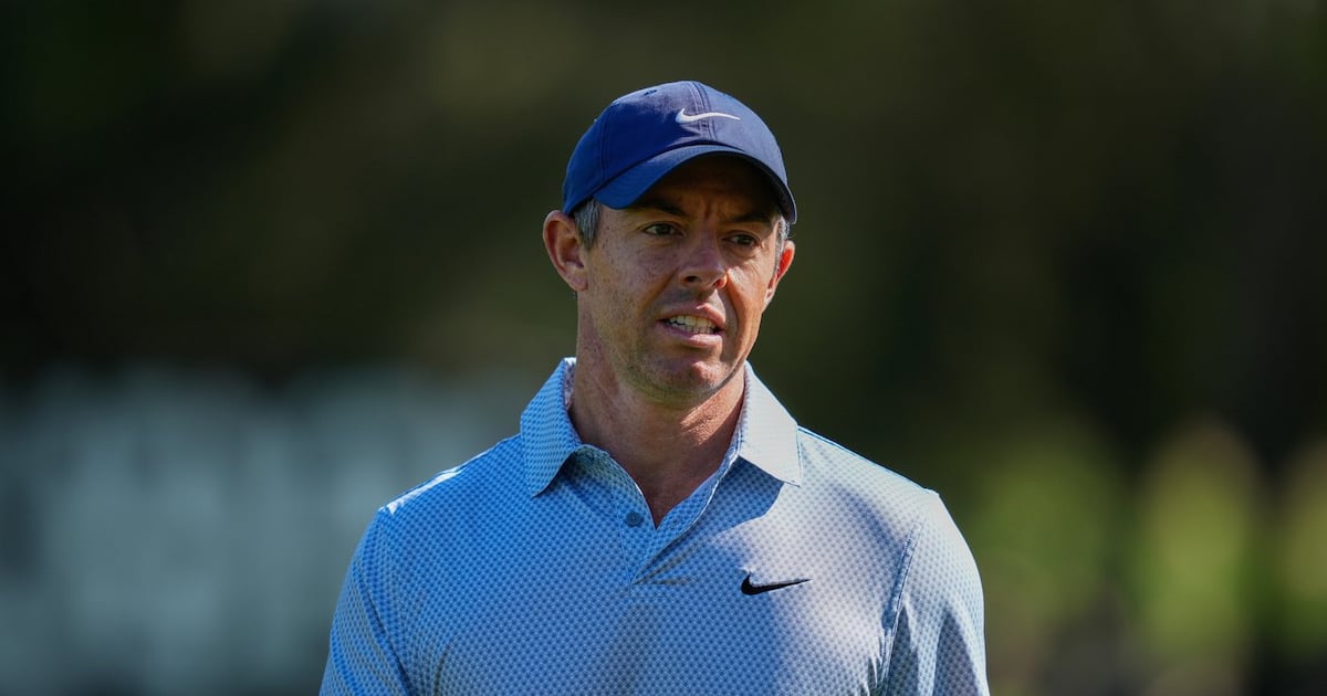 McIlroy makes double bogey in 73 and opens Dubai Desert Classic 8 shots behind Molinari