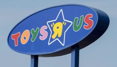 Final Toys “R” Us store in Calgary area shuts its doors - CTV News