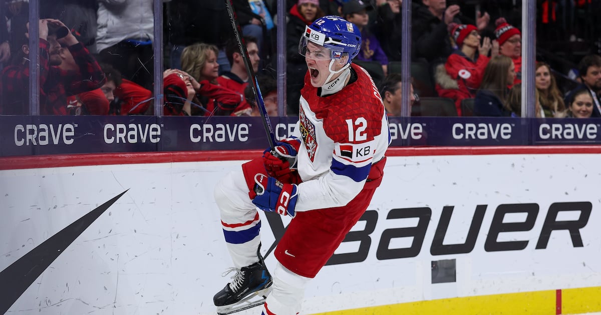 Czechia tops Canada to advance to gold medal game at World Junior Championship