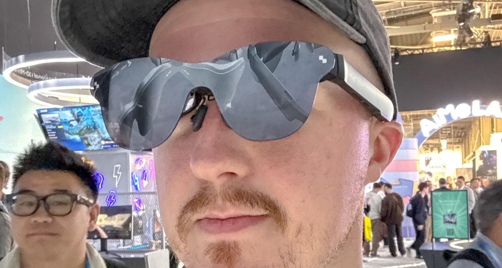 I tried the RayNeo Air 4 Pro, and the new HDR10 visuals are absolutely stunning