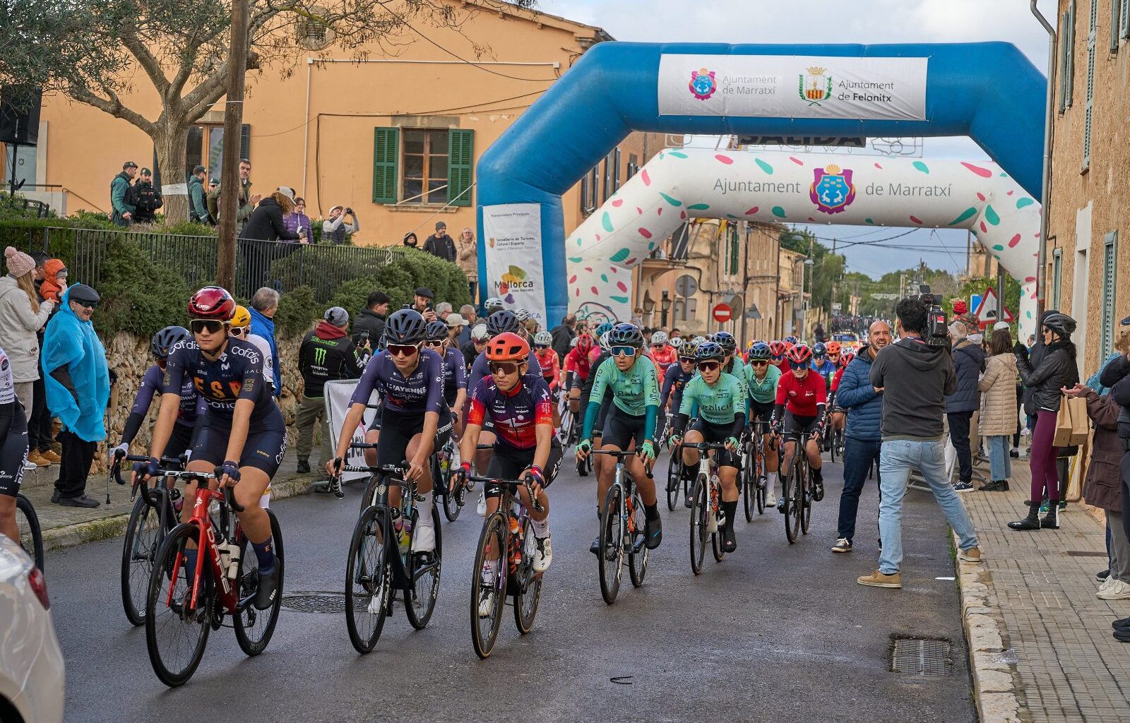 Strong start for Clara Emond in Spanish season opener