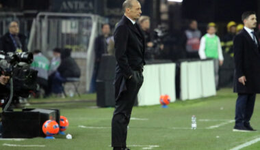 CAGLIARI, ITALY - JANUARY 02: Manager Massimiliano Allegri of Milan looks on during the Serie A match between Cagliari Calcio and AC Milan at Stadio Sant