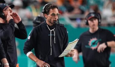 Raiders interview Mike McDaniel for head coach as search picks up