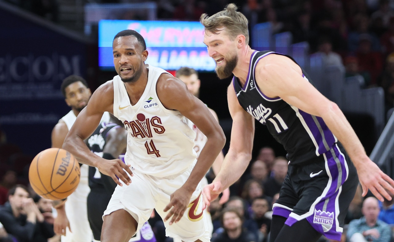 ‘Top two-way player there is’: The standard Evan Mobley is chasing — and learning to sustain