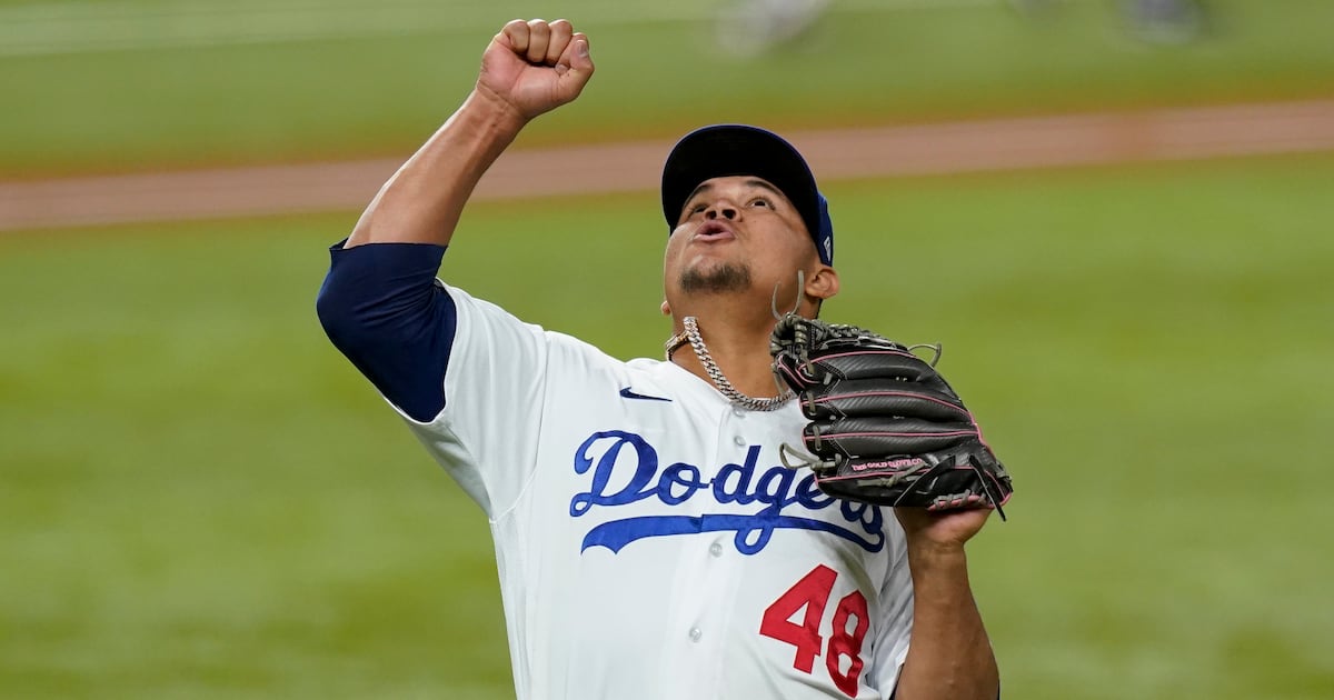 Los Angeles Dodgers sign reliever Brusdar Graterol to $2.8 million deal after he missed 2025 season